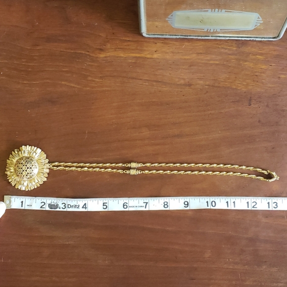 VTG Gold Sunburst Flower Necklace - Picture 6 of 7